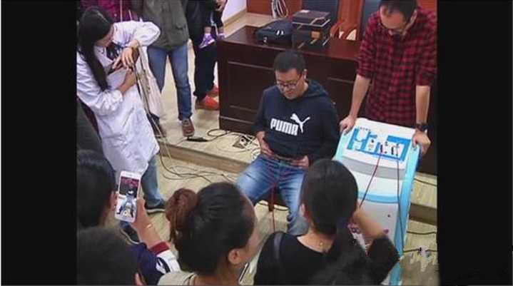准爸爸们模拟分娩,体验妻子不易!汇总│分娩前的准备课!!!