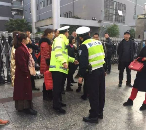 女子挺大肚子考研,孩子险生考场!提醒:孕晚期这6件事需注意!