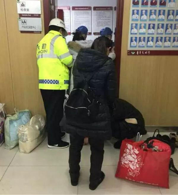 女子挺大肚子考研,孩子险生考场!提醒:孕晚期这6件事需注意!